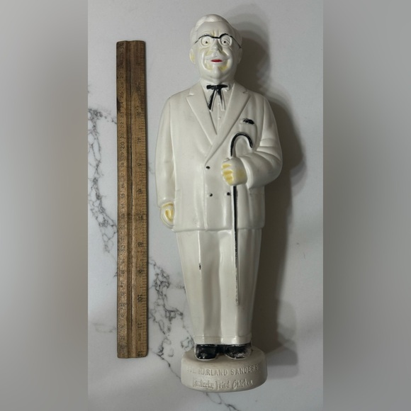 Vintage Colonial Sanders coin bank - Picture 2 of 5